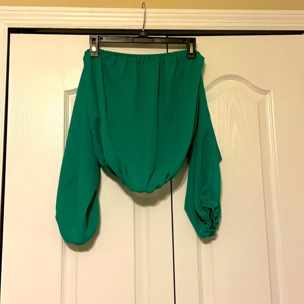 Off the shoulder, crop top!